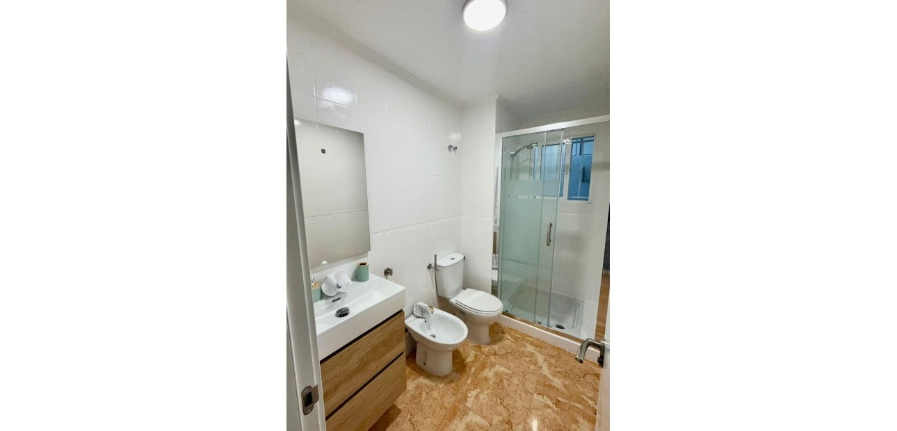 Herverkoop - Appartement / flat -
Torrevieja - Playa de los locos