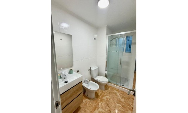 Herverkoop - Appartement / flat -
Torrevieja - Playa de los locos