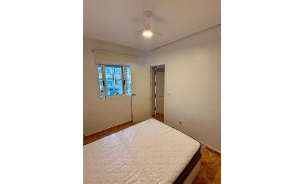 Herverkoop - Appartement / flat -
Torrevieja - Playa de los locos