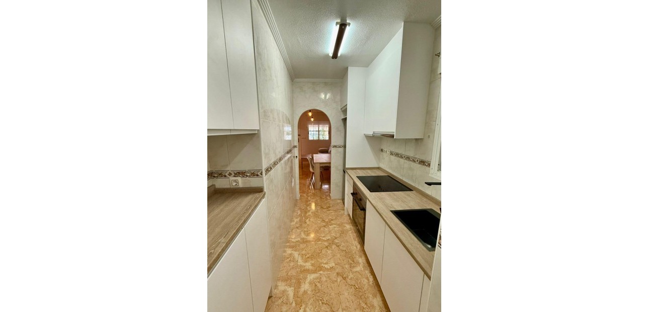 Herverkoop - Appartement / flat -
Torrevieja - Playa de los locos