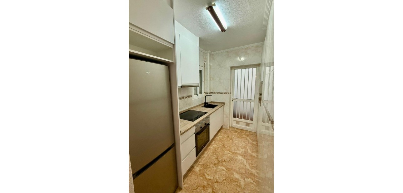 Herverkoop - Appartement / flat -
Torrevieja - Playa de los locos