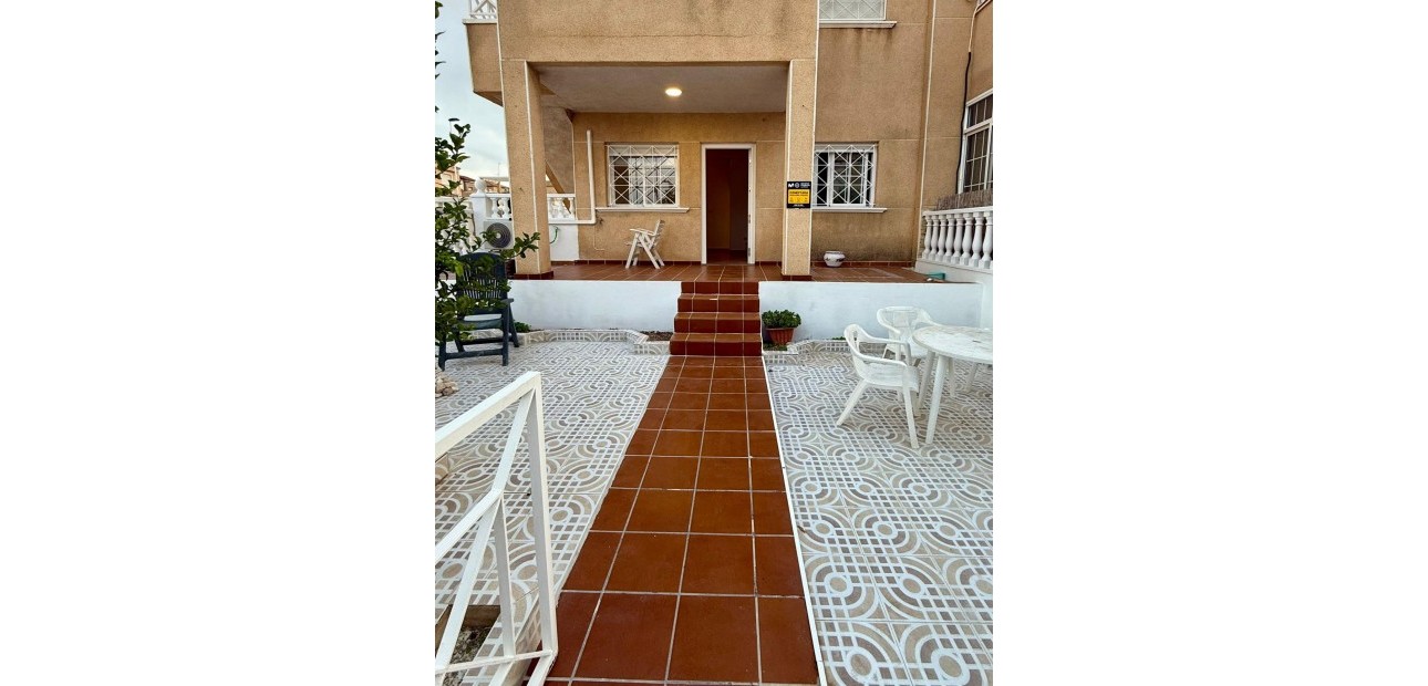Herverkoop - Appartement / flat -
Torrevieja - Playa de los locos