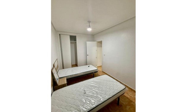 Herverkoop - Appartement / flat -
Torrevieja - Playa de los locos