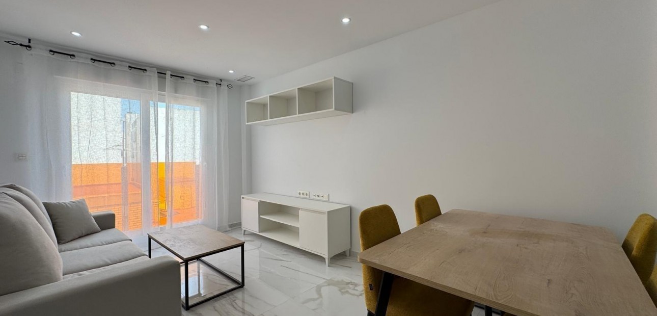 Herverkoop - Appartement / flat -
Torrevieja - Centro