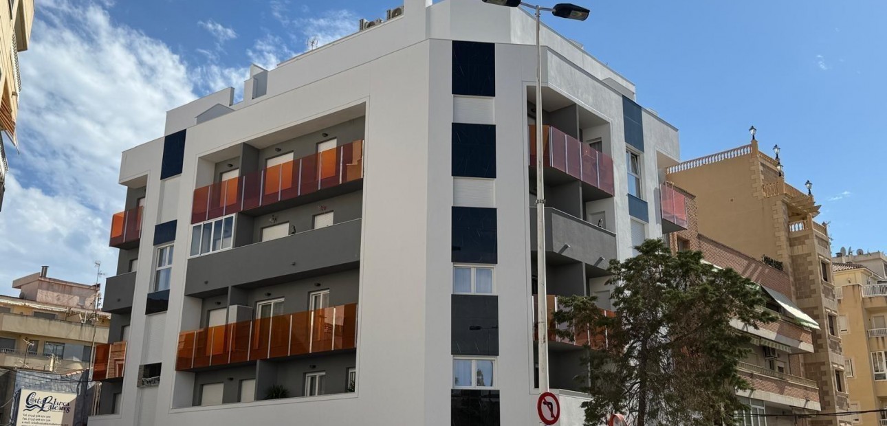 Herverkoop - Appartement / flat -
Torrevieja - Centro