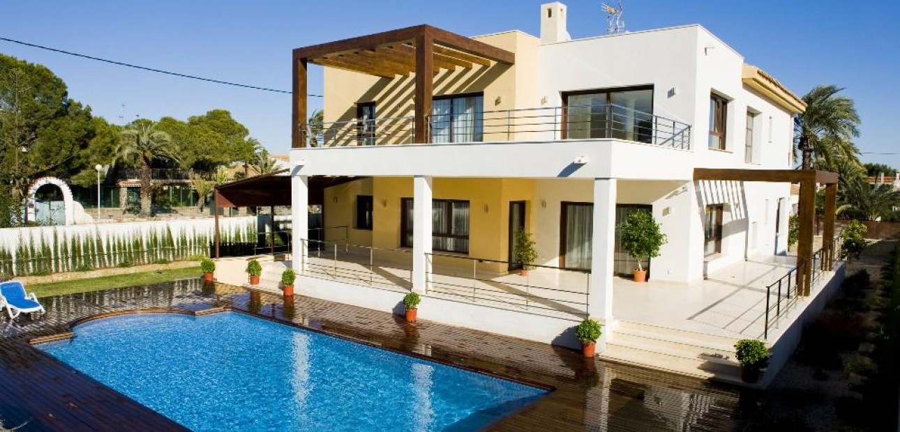 Venta - Villa -
Cabo Roig