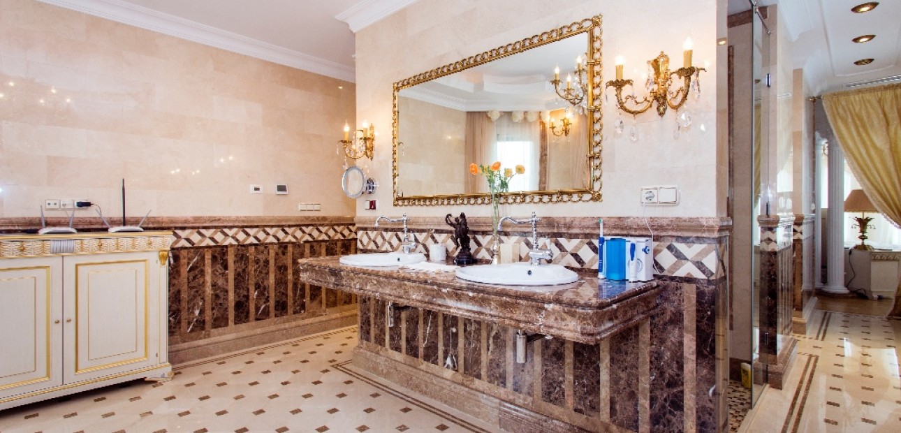 Herverkoop - Villa -
Cabo Roig