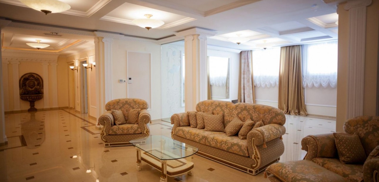 Herverkoop - Villa -
Cabo Roig