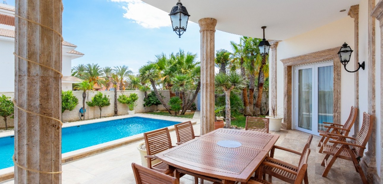 Herverkoop - Villa -
Cabo Roig