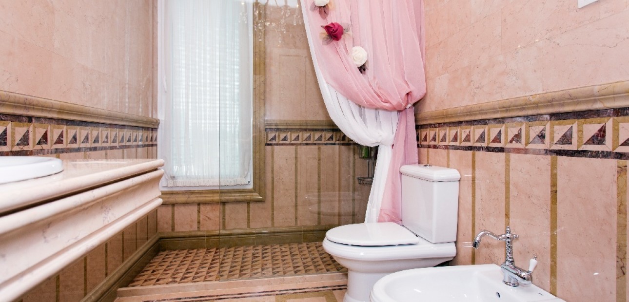 Herverkoop - Villa -
Cabo Roig