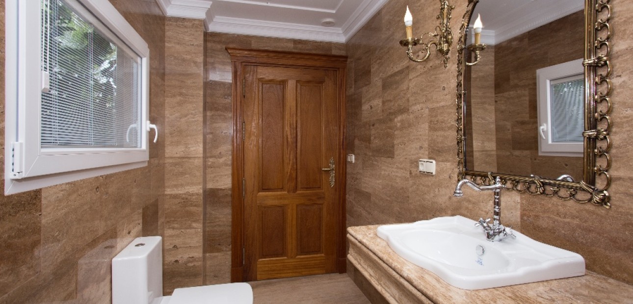 Herverkoop - Villa -
Cabo Roig