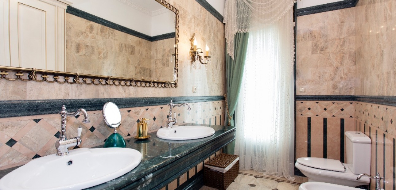 Herverkoop - Villa -
Cabo Roig