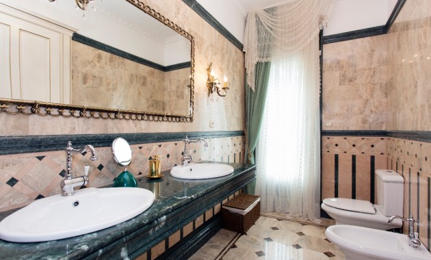 Herverkoop - Villa -
Cabo Roig