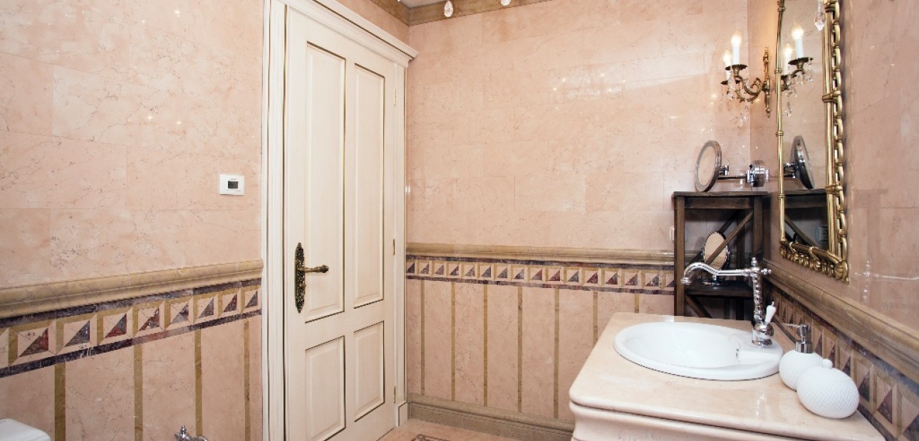 Herverkoop - Villa -
Cabo Roig