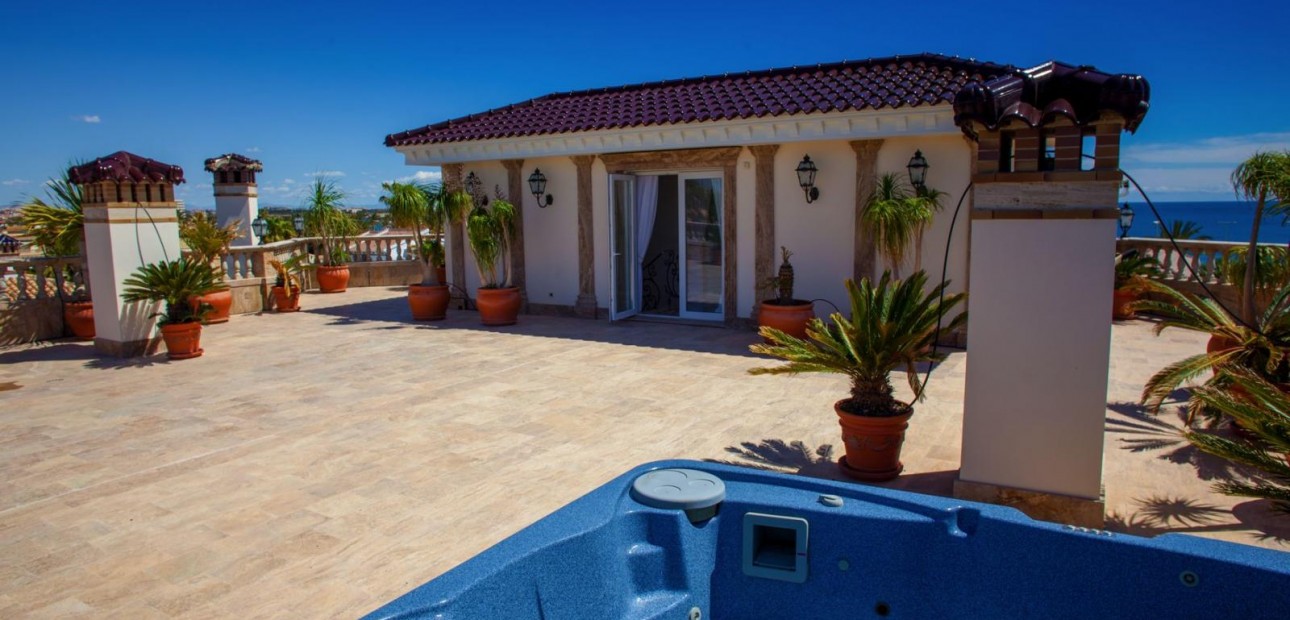 Herverkoop - Villa -
Cabo Roig