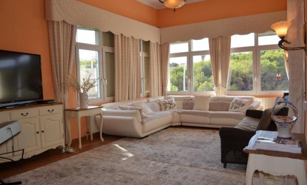 Herverkoop - Villa -
Dehesa de Campoamor