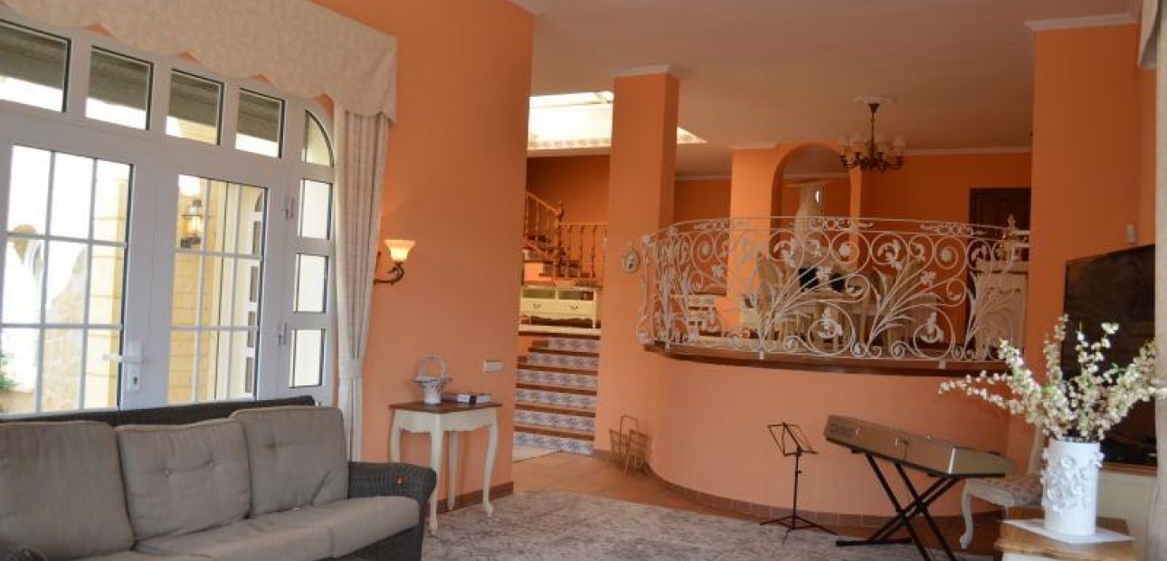 Herverkoop - Villa -
Dehesa de Campoamor