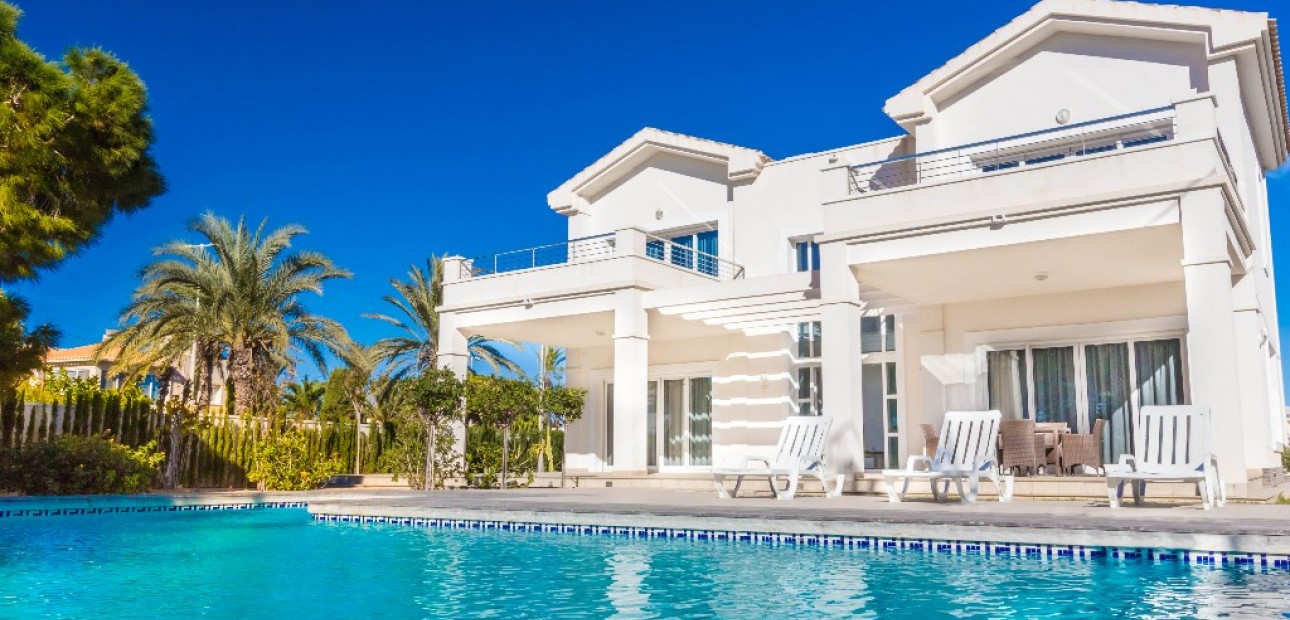 Herverkoop - Villa -
Cabo Roig