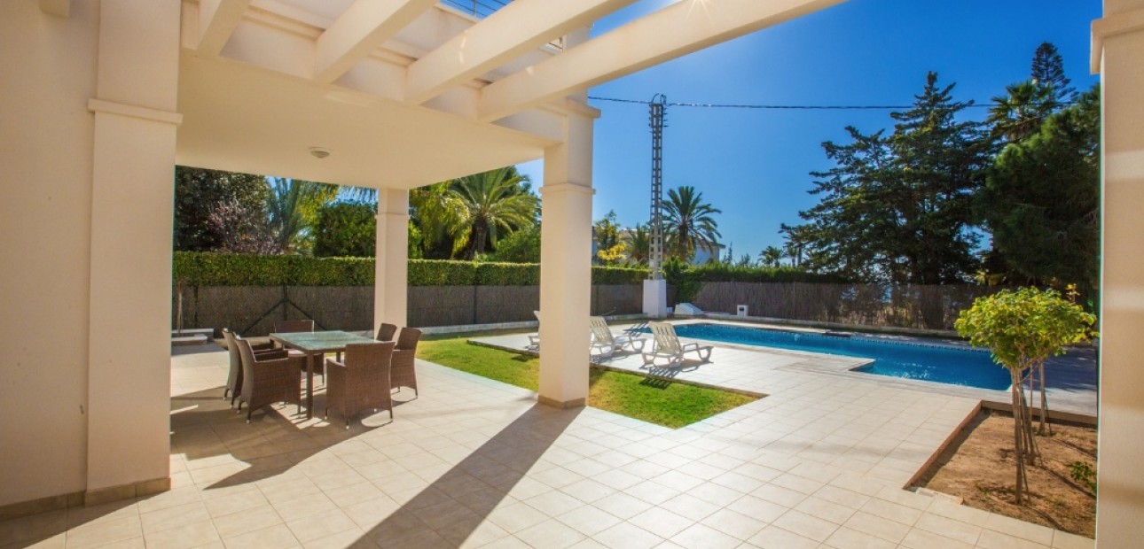 Herverkoop - Villa -
Cabo Roig