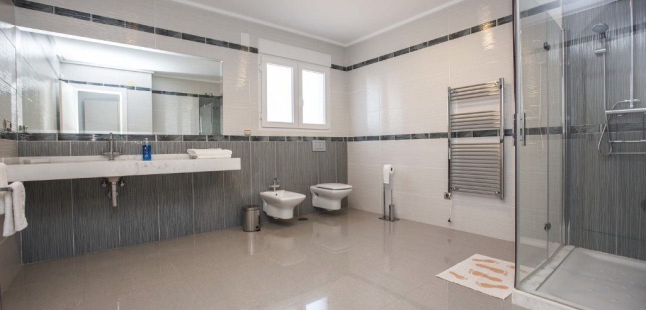 Herverkoop - Villa -
Cabo Roig