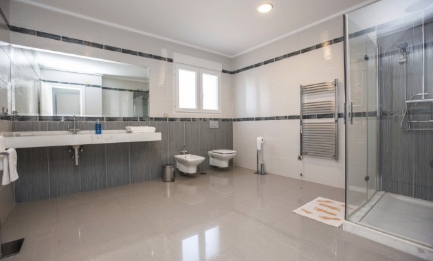 Herverkoop - Villa -
Cabo Roig