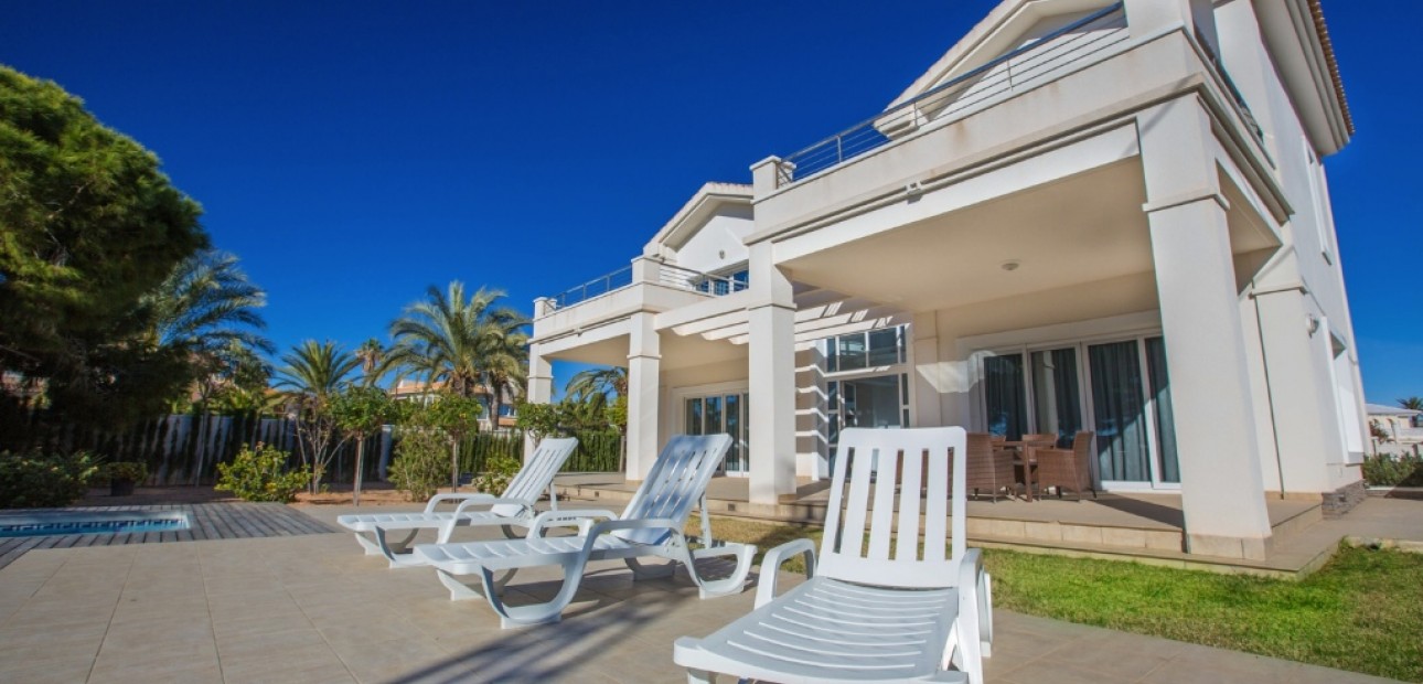 Herverkoop - Villa -
Cabo Roig