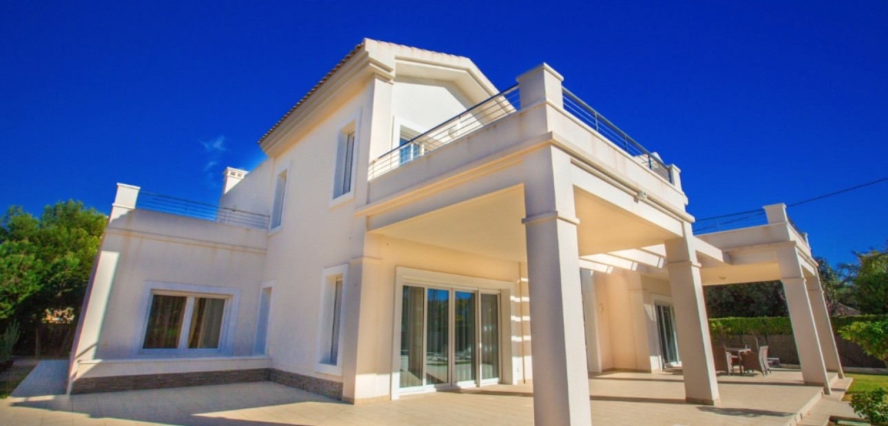 Herverkoop - Villa -
Cabo Roig