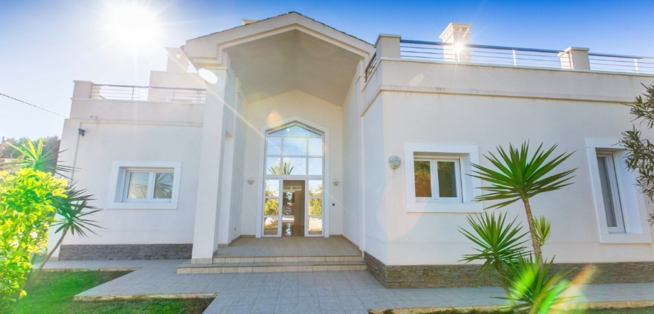 Herverkoop - Villa -
Cabo Roig