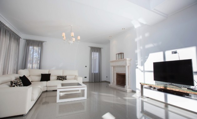 Herverkoop - Villa -
Cabo Roig