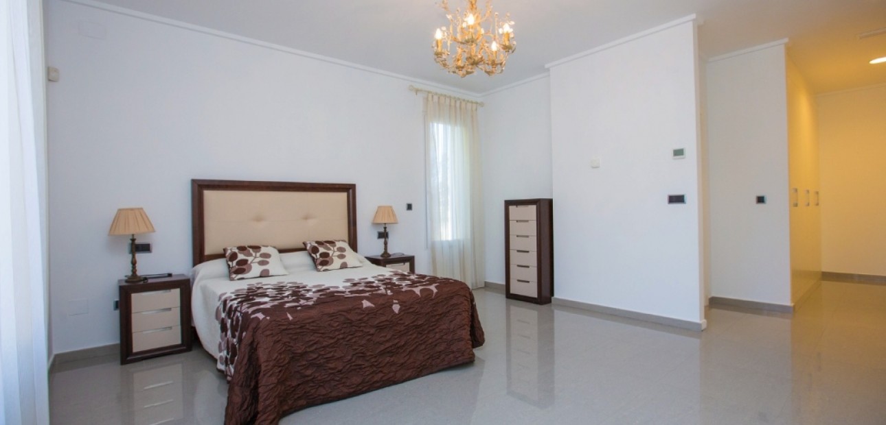 Herverkoop - Villa -
Cabo Roig