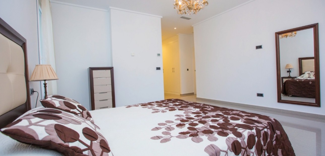 Herverkoop - Villa -
Cabo Roig