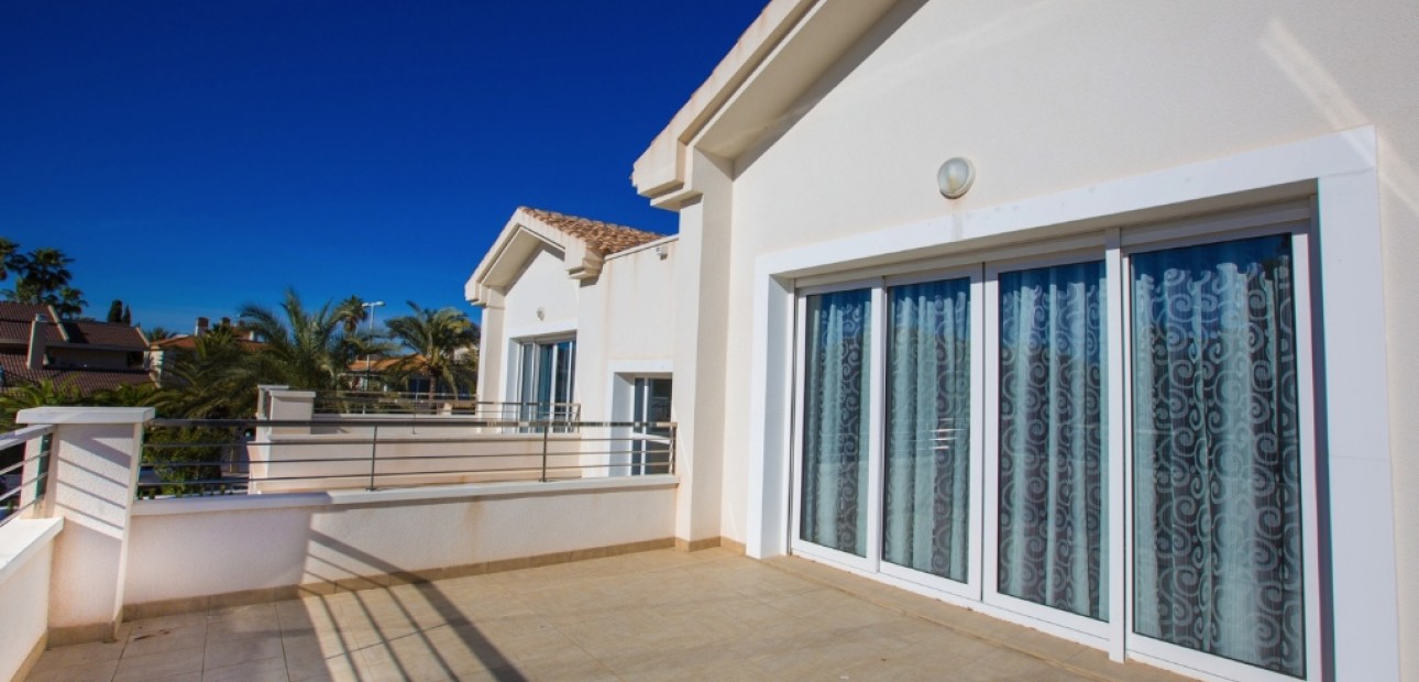 Herverkoop - Villa -
Cabo Roig