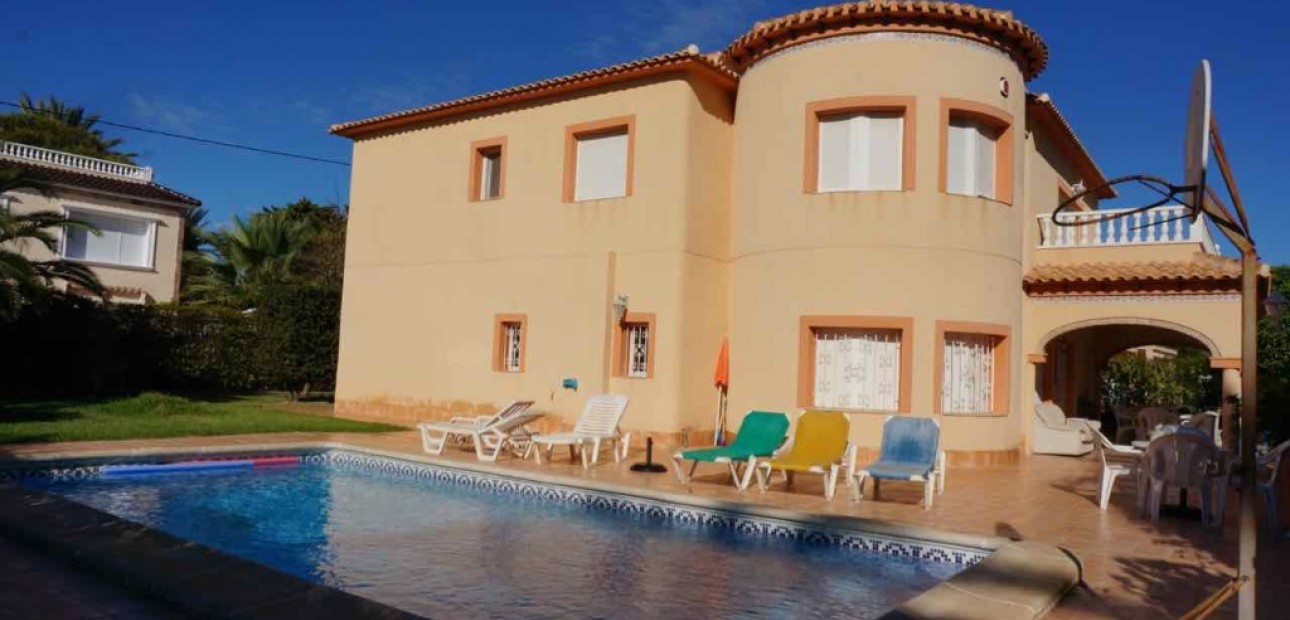 Venta - Villa -
Cabo Roig