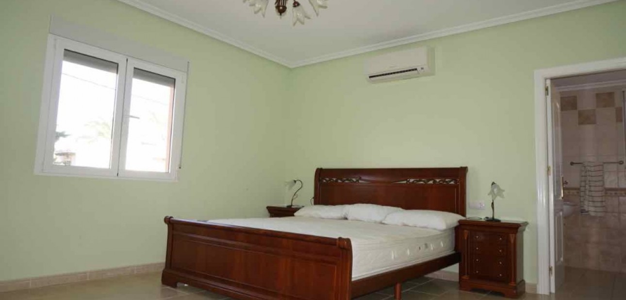 Venta - Villa -
Cabo Roig