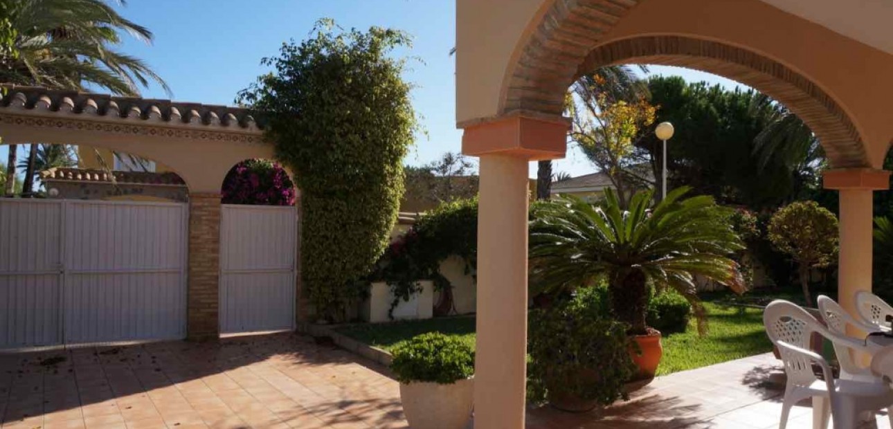 Venta - Villa -
Cabo Roig