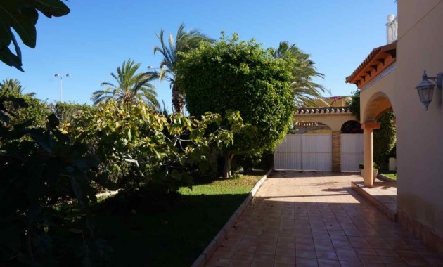 Venta - Villa -
Cabo Roig
