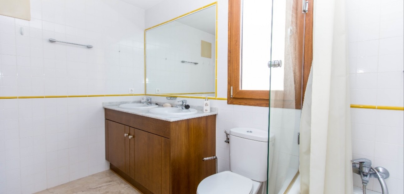 Alquiler a corto plazo - Apartamento / piso -
Punta Prima - La Recoleta