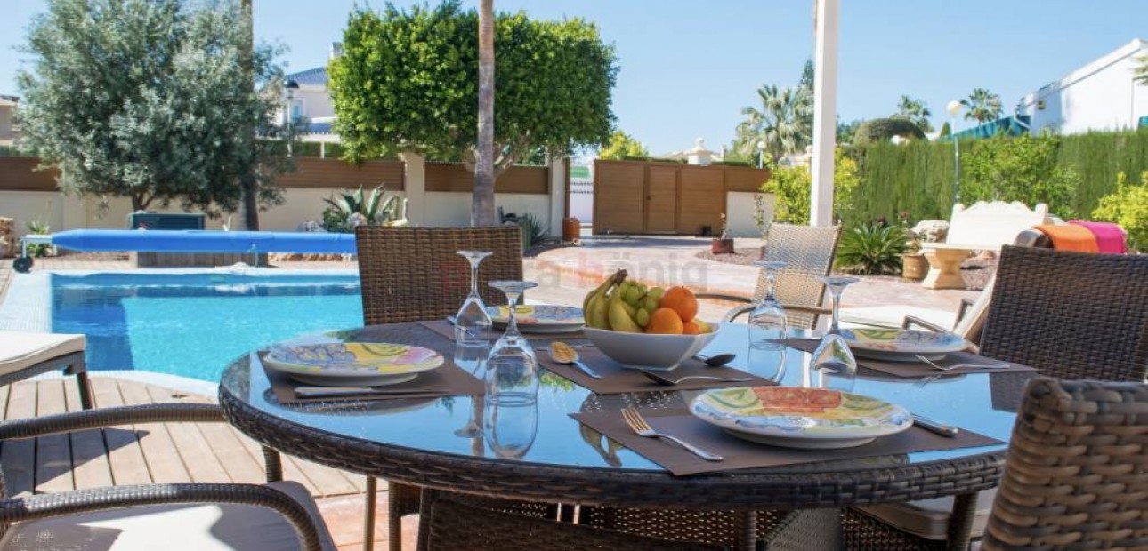 Herverkoop - Villa -
Ciudad Quesada