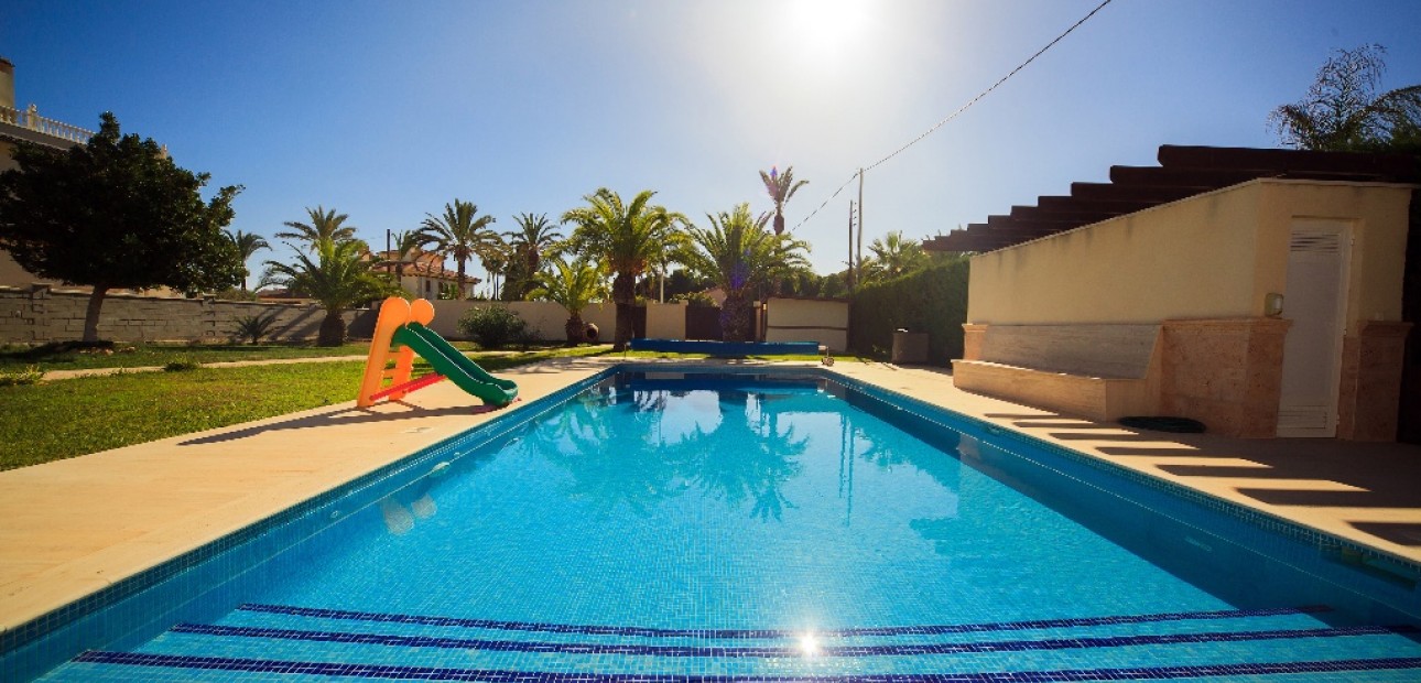 Herverkoop - Villa -
Cabo Roig