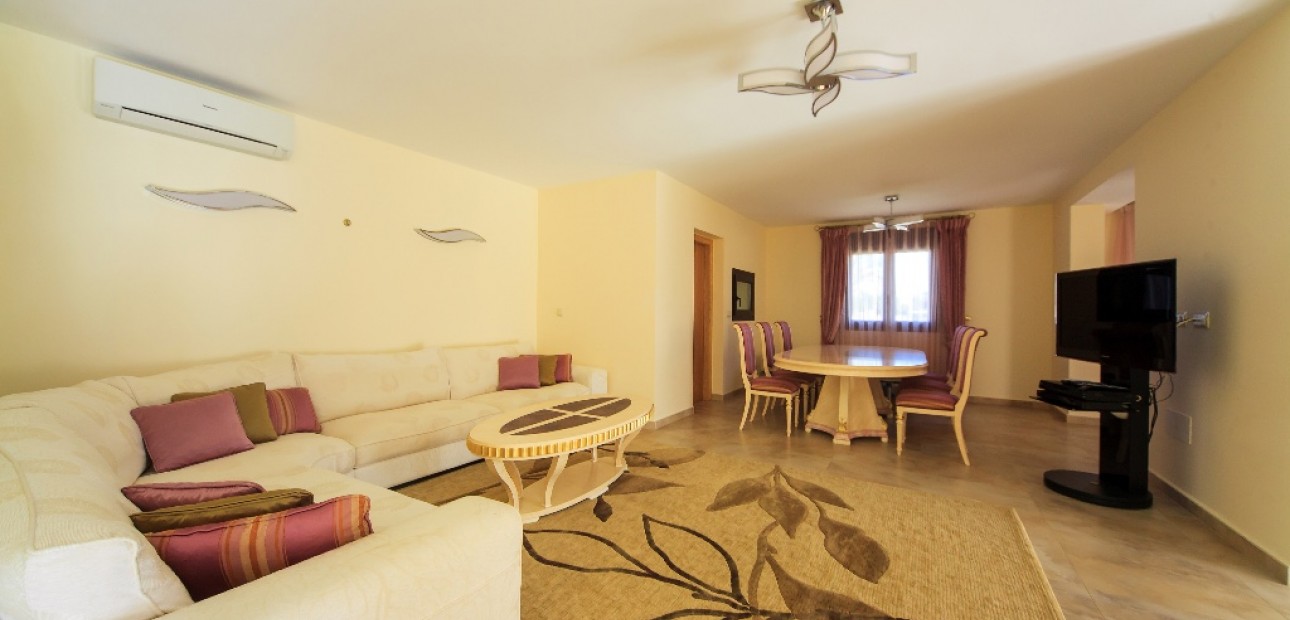 Herverkoop - Villa -
Cabo Roig