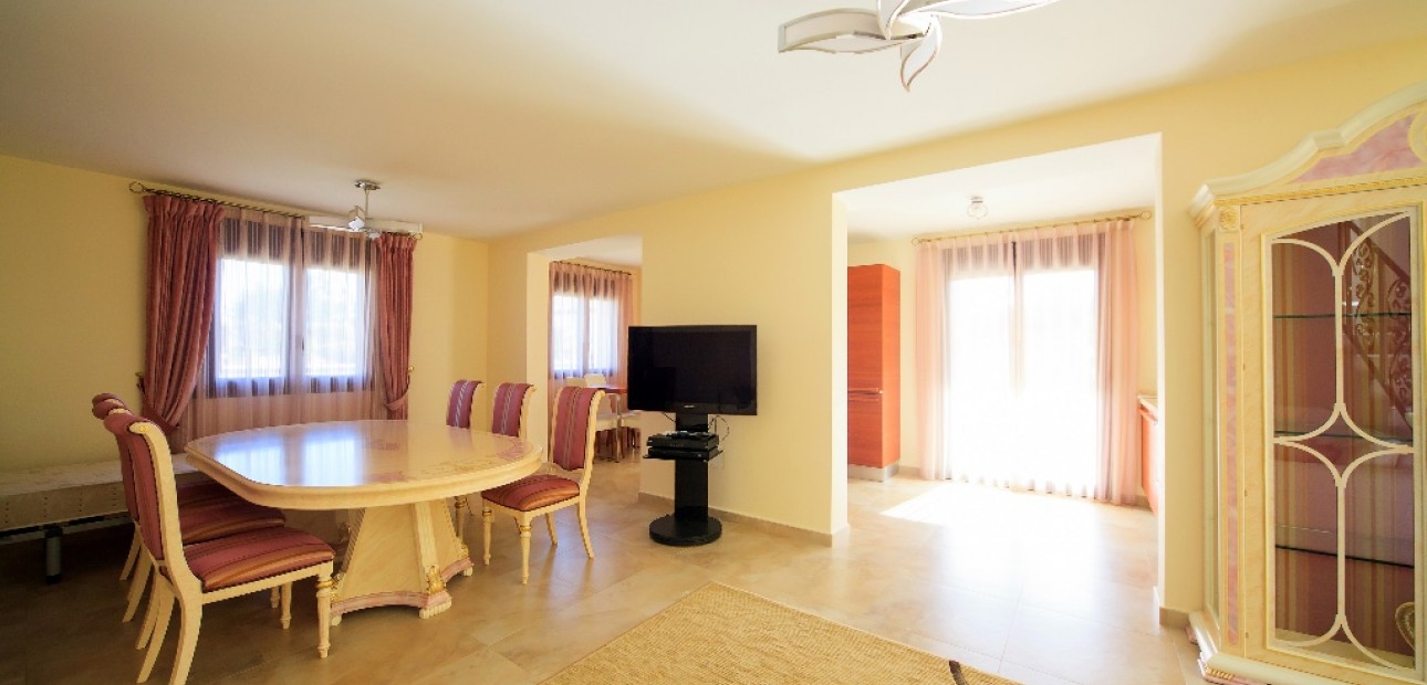 Herverkoop - Villa -
Cabo Roig