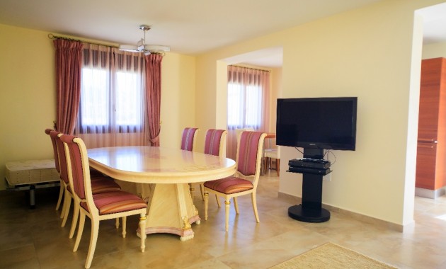 Herverkoop - Villa -
Cabo Roig