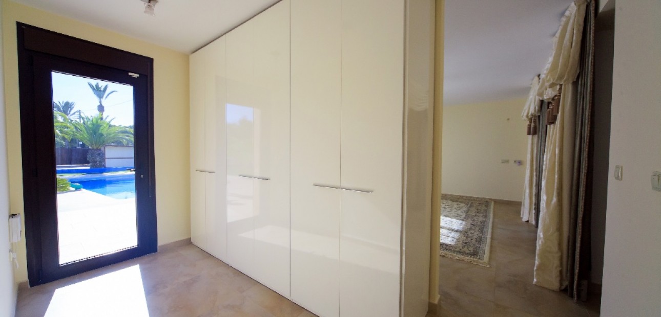 Herverkoop - Villa -
Cabo Roig