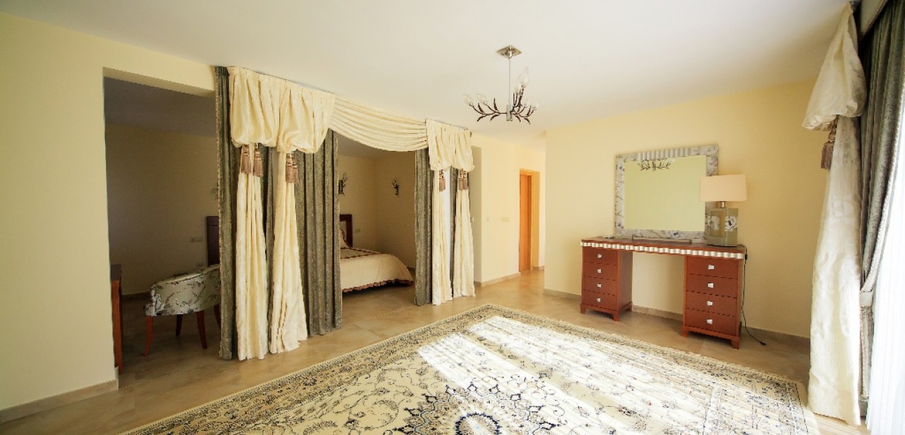 Herverkoop - Villa -
Cabo Roig