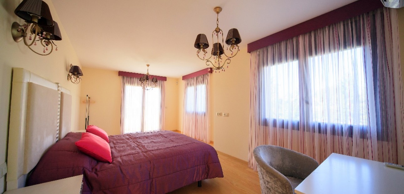 Herverkoop - Villa -
Cabo Roig