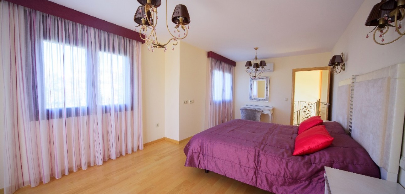 Herverkoop - Villa -
Cabo Roig