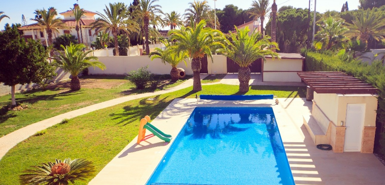 Herverkoop - Villa -
Cabo Roig