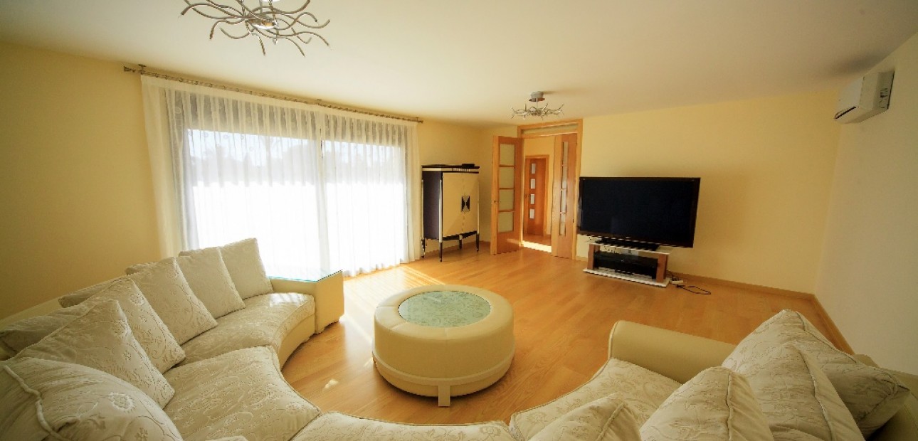 Herverkoop - Villa -
Cabo Roig