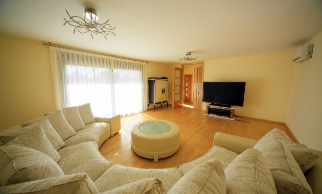 Herverkoop - Villa -
Cabo Roig