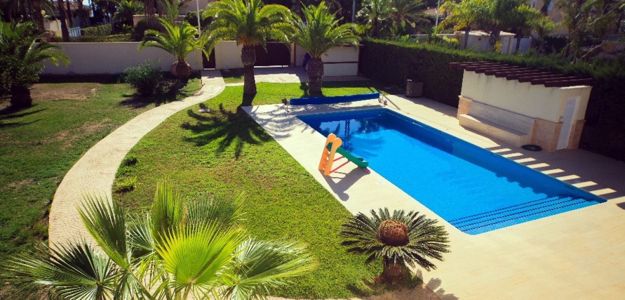 Herverkoop - Villa -
Cabo Roig